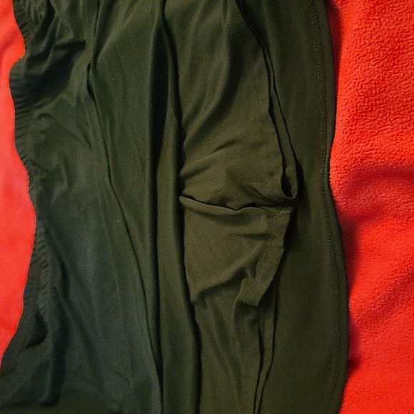 SKORT!!  Susan Graver Blk Skort, 18" top to bottom, 3x - Picture 2 of 4